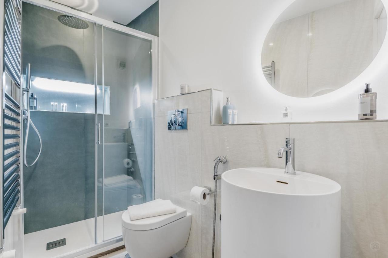 Bbhome Design Suite Apartment Over Trastevere District Róma Kültér fotó